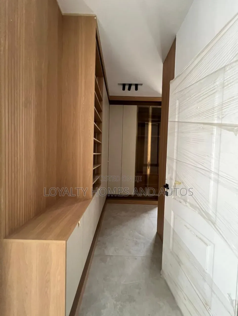 2bdrm House in Lekki Phase 1 for sale
