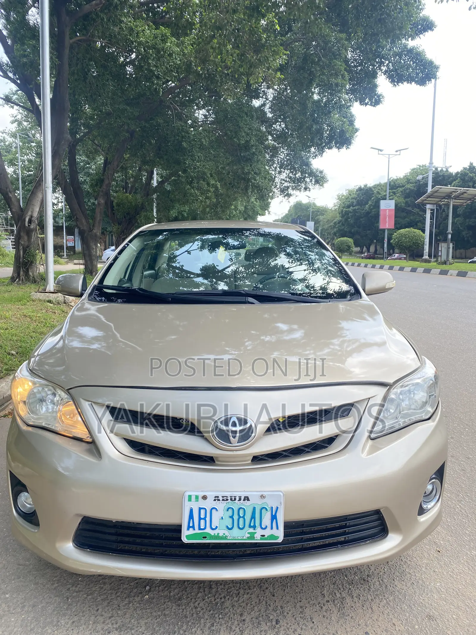 Toyota Corolla LE 4dr Sedan (1.8L 4 cyl 4A) 2009 Gold