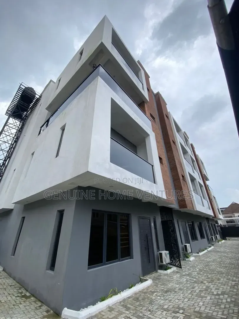 3bdrm Maisonette in Lekki Phase One for sale