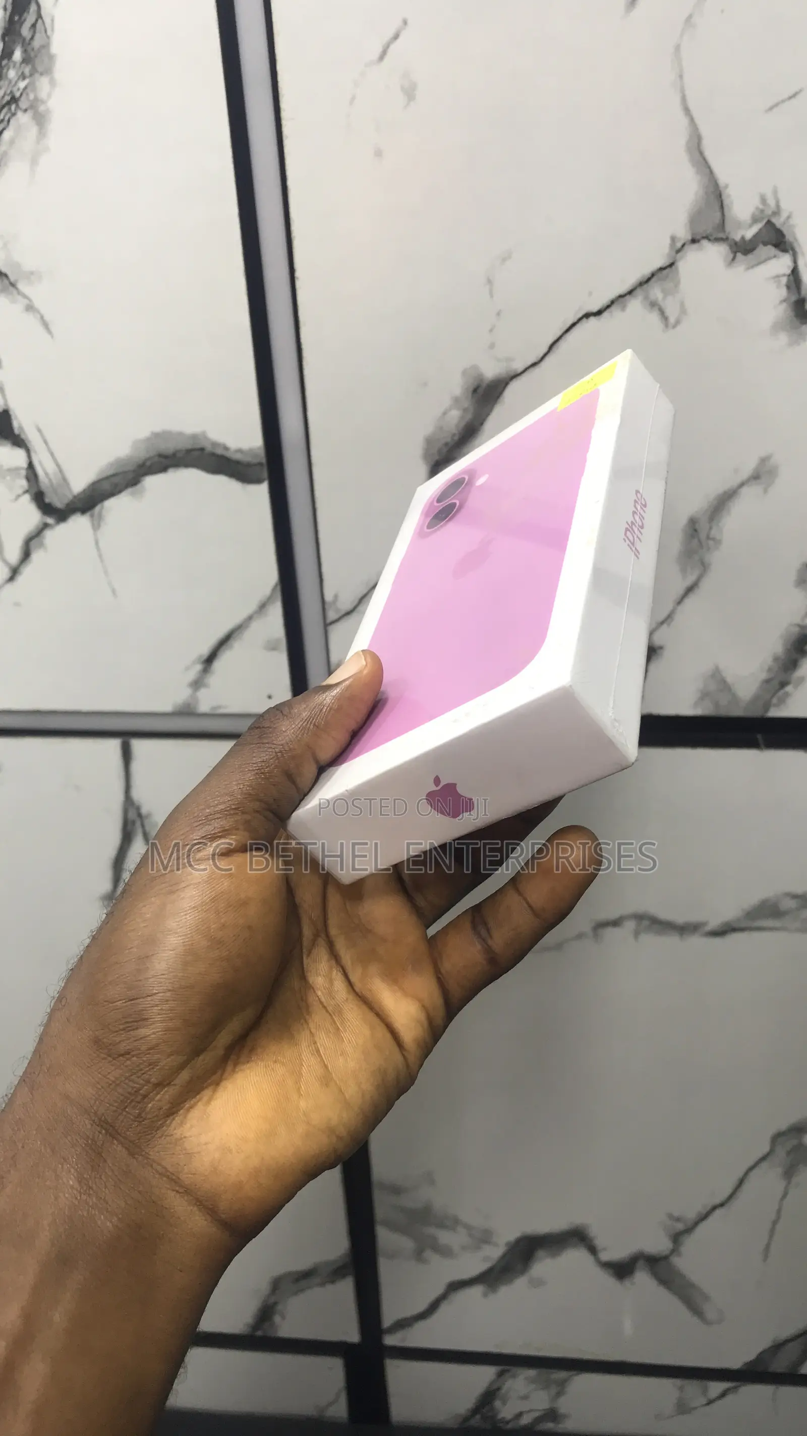 New Apple iPhone 16 256 GB Pink