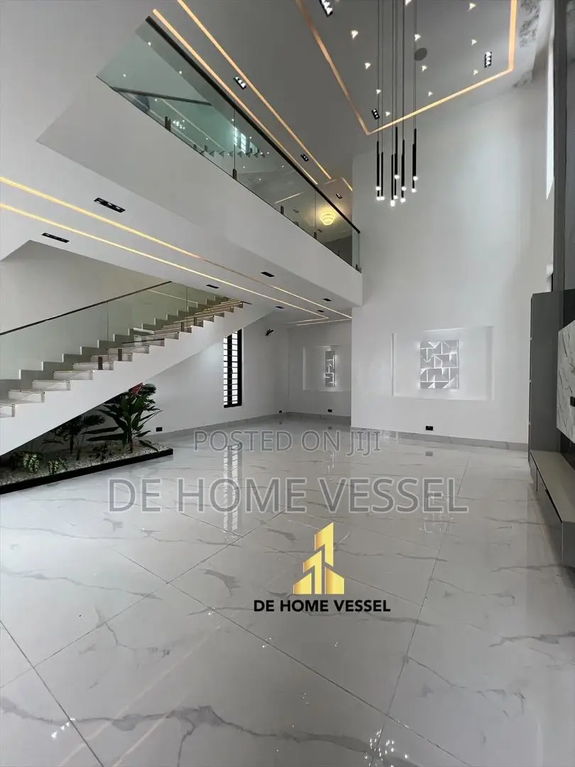 5bdrm Duplex in Chevron for sale