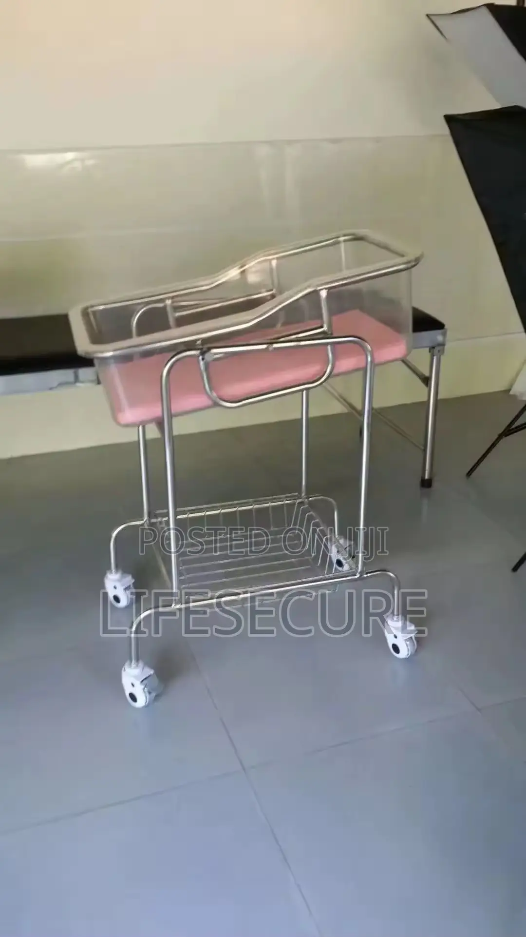 Baby Bassinet Hydraulic Infant Cot