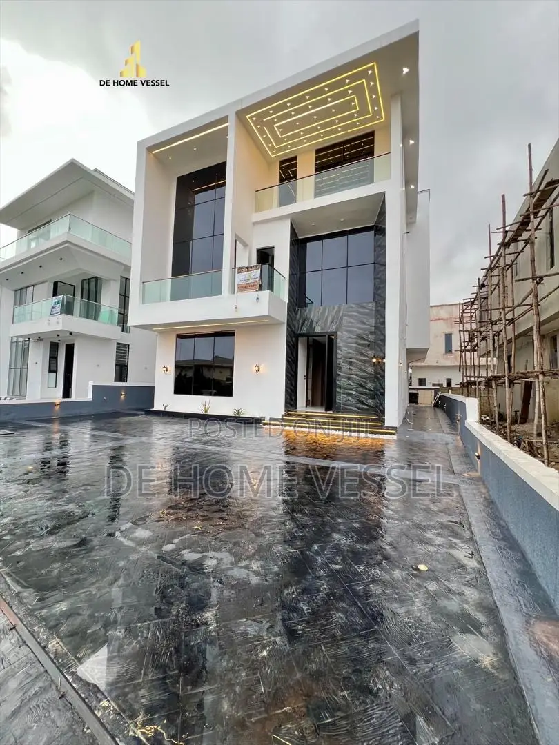 5bdrm Duplex in Ikota for sale