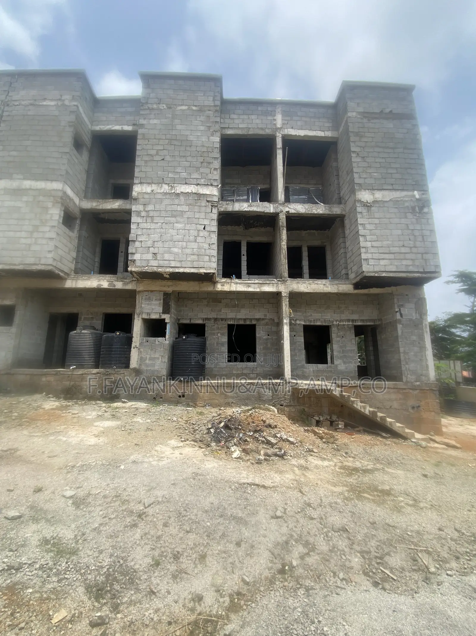 4bdrm Duplex in Utako for sale