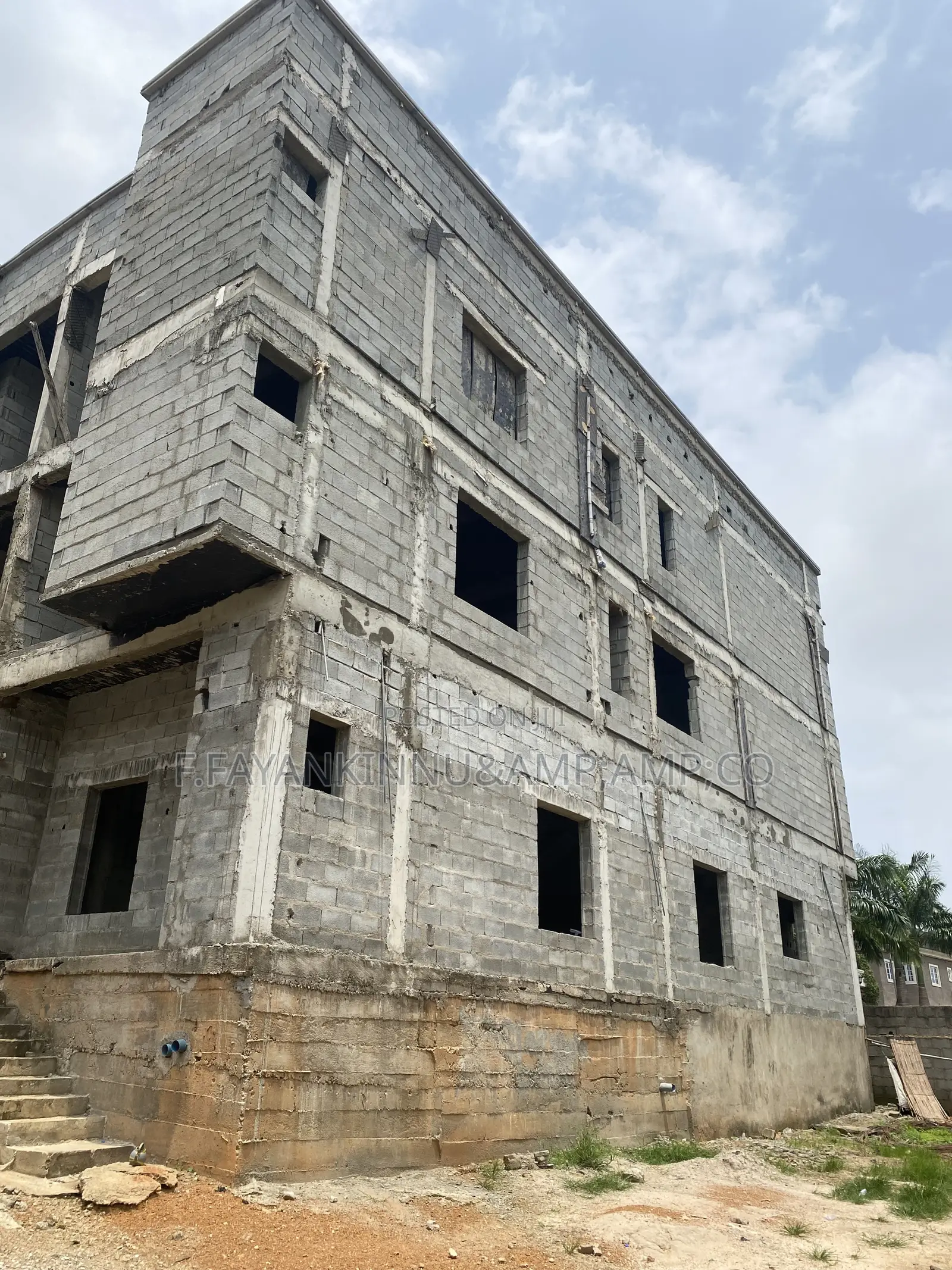 4bdrm Duplex in Utako for sale
