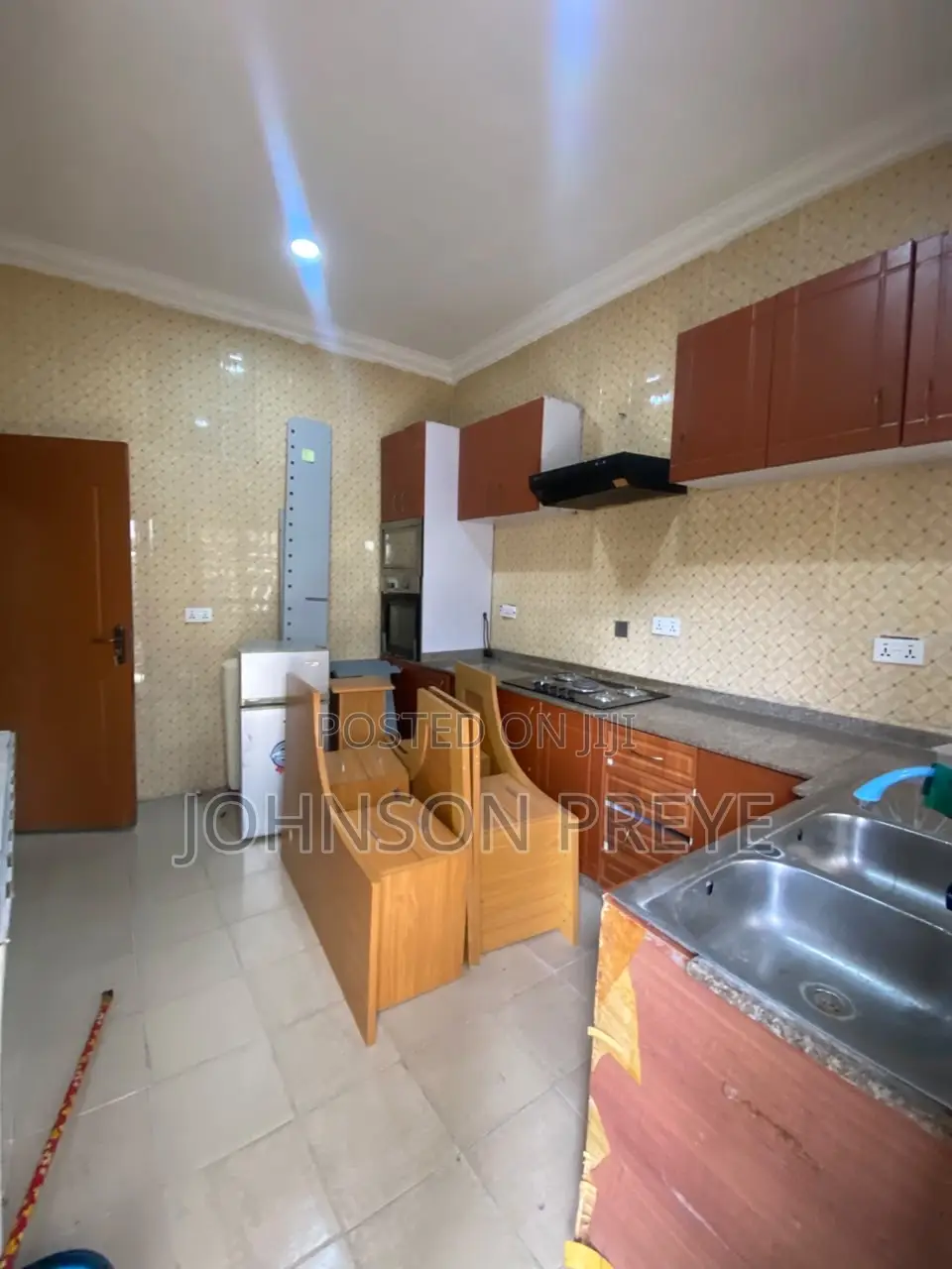 4bdrm Duplex in Lekki Phase 1 Proper for rent
