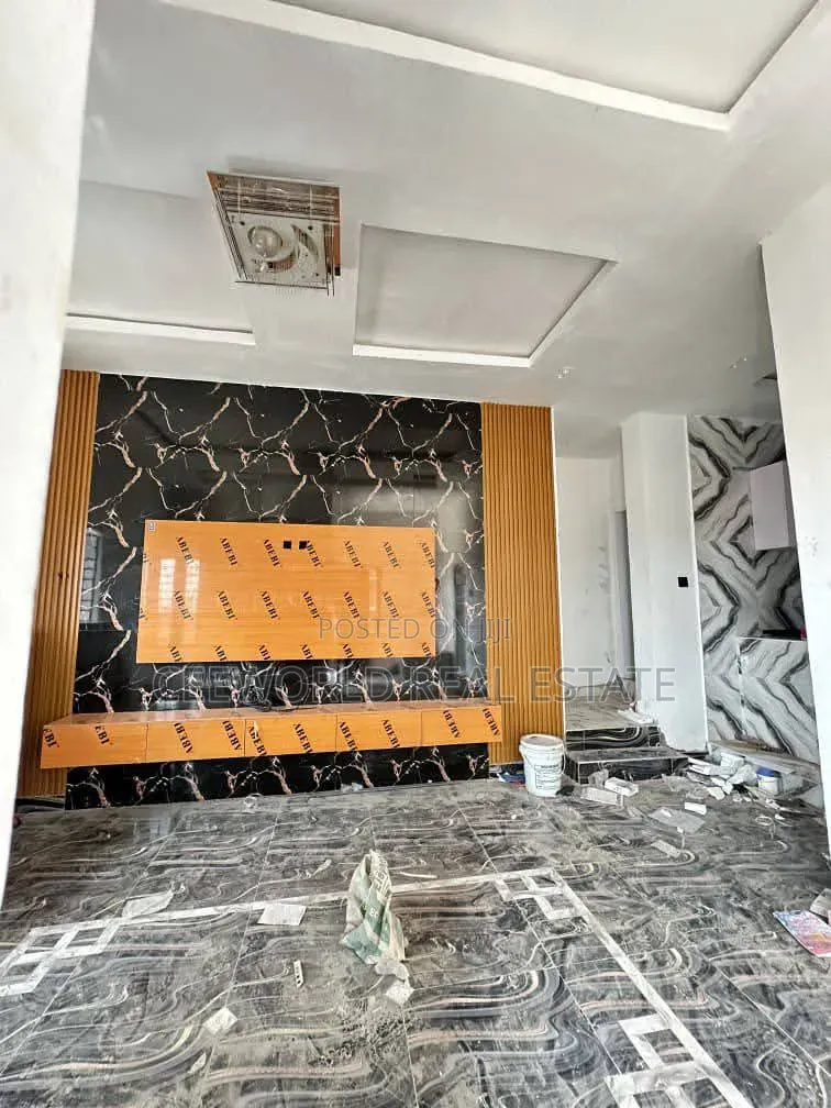 3bdrm Bungalow in Foodco Ologuneru for rent