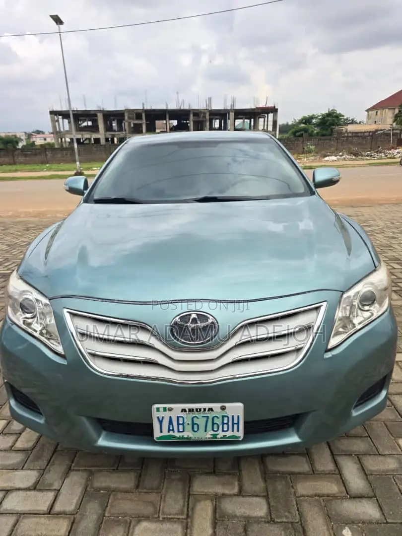 Toyota Camry 2010