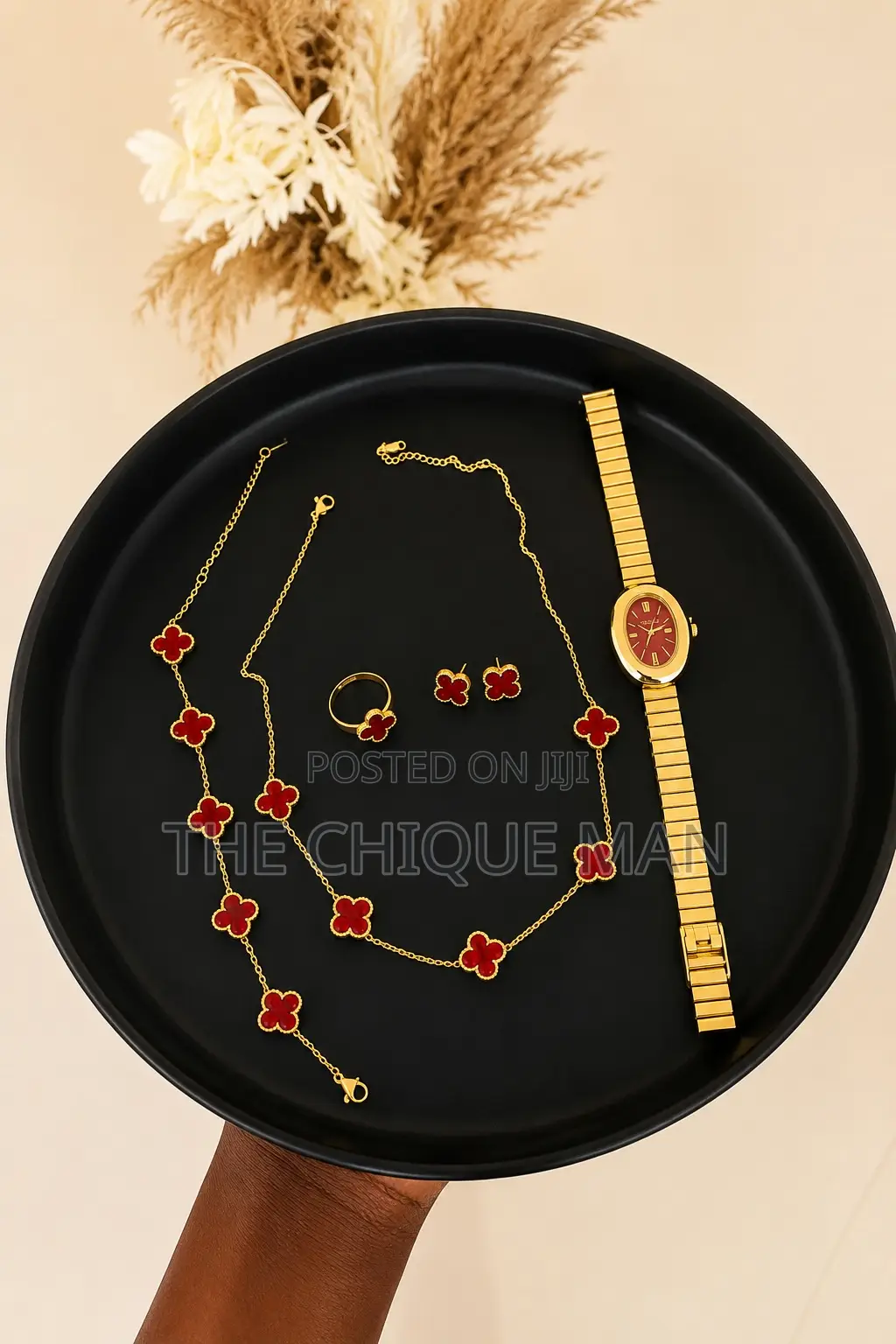 4 -in-1 Clover Jewelry Set With a Golden Watch