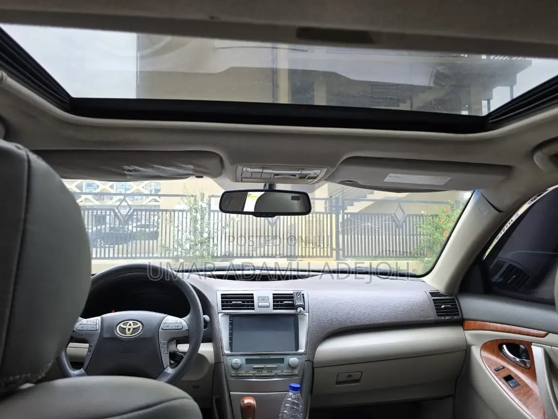 Toyota Camry 2010