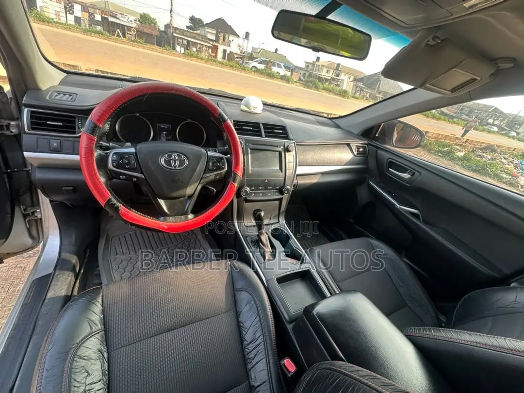 Toyota Camry SE 4dr Sedan (2.5L 4cyl 6A) 2017 Silver