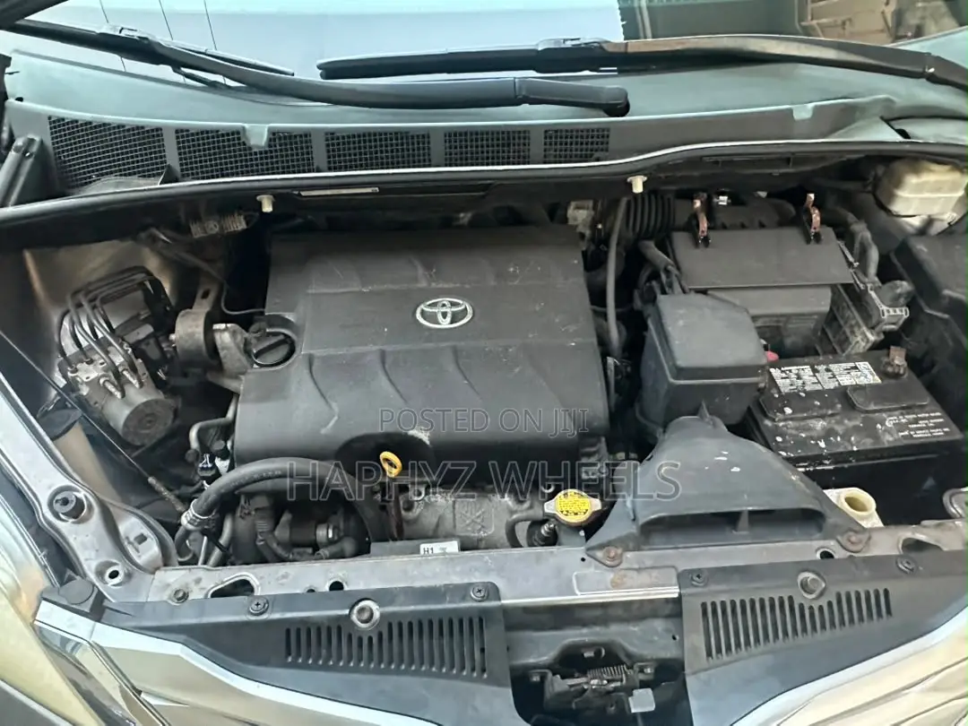 Toyota Sienna Limited 7 Passenger 2011 Gray