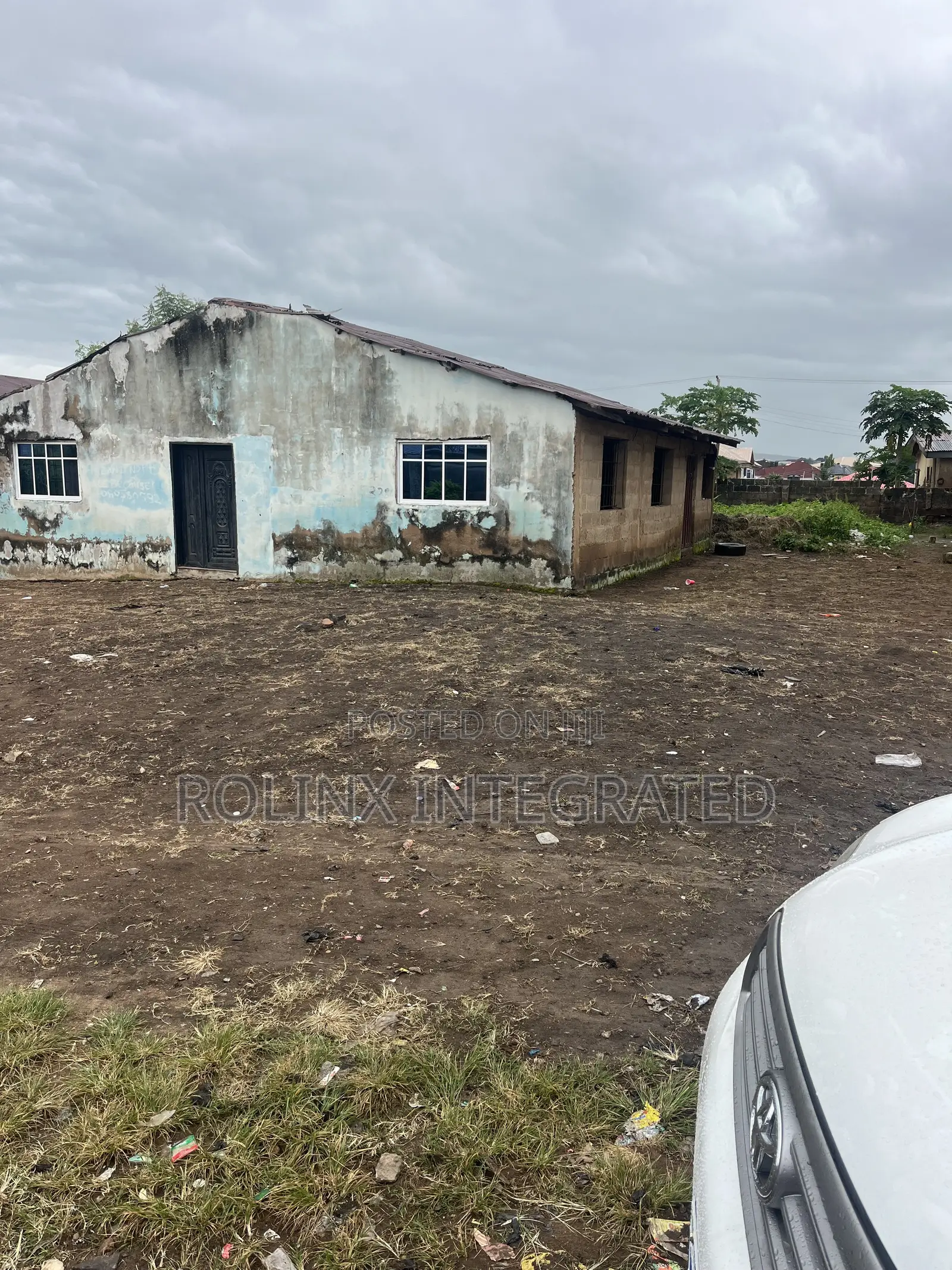 Demolish-Able Structure on a 545sqm of Land
