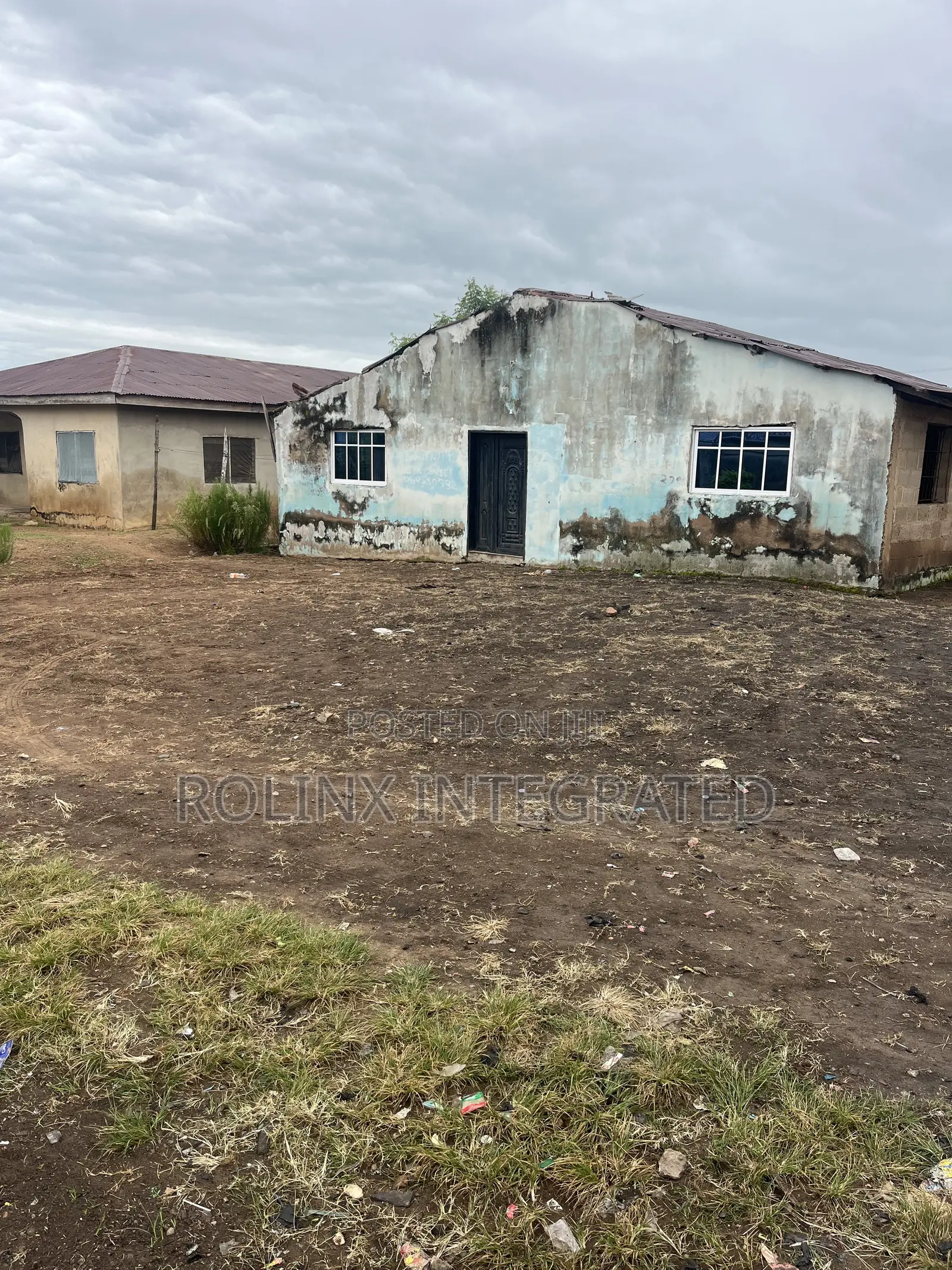 Demolish-Able Structure on a 545sqm of Land