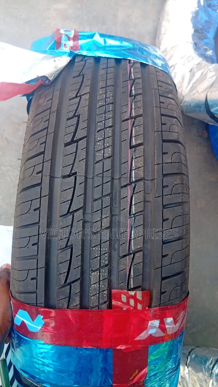 235/65 R 17 Road X