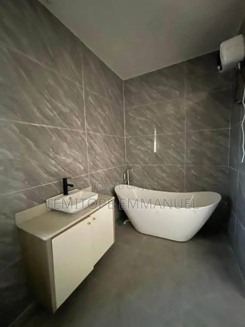 Furnished 4bdrm Duplex in Lekki Phase 1 for sale
