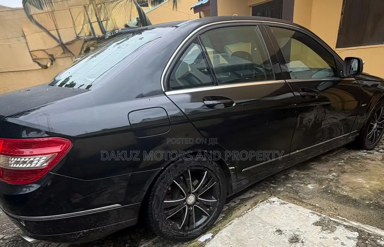 Mercedes-Benz C300 2008 Black