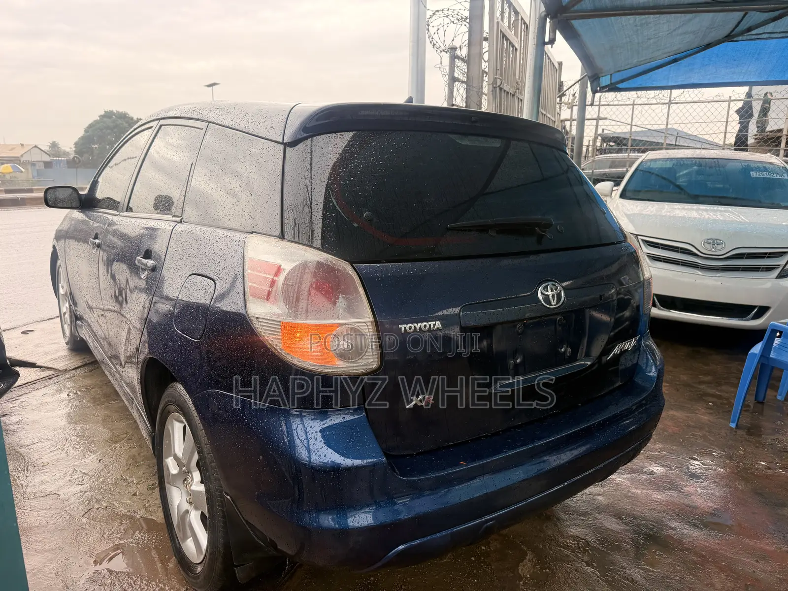 Toyota Matrix Hatchback FWD (1.8L 4cyl 5M) 2005 Blue