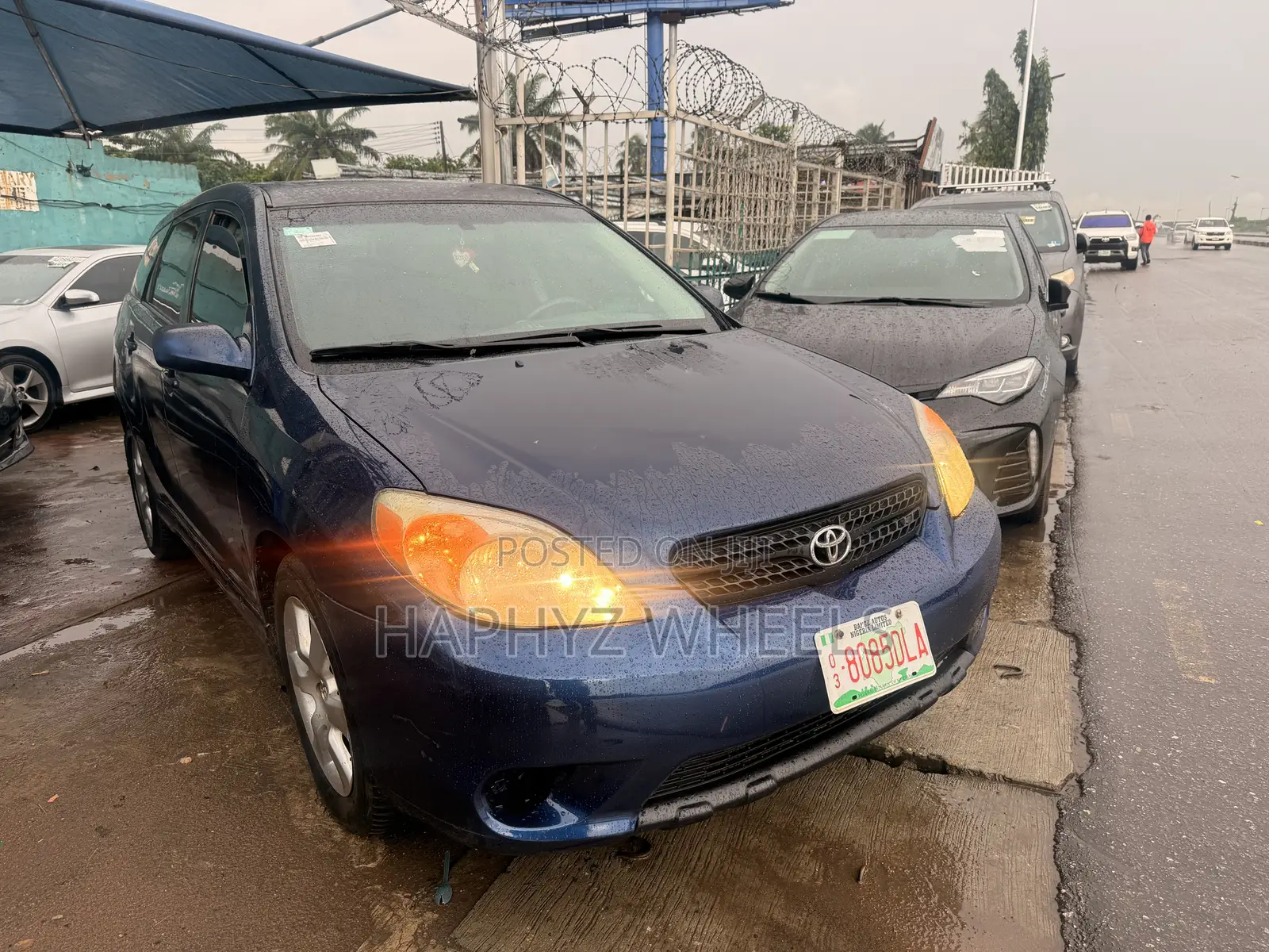 Toyota Matrix Hatchback FWD (1.8L 4cyl 5M) 2005 Blue