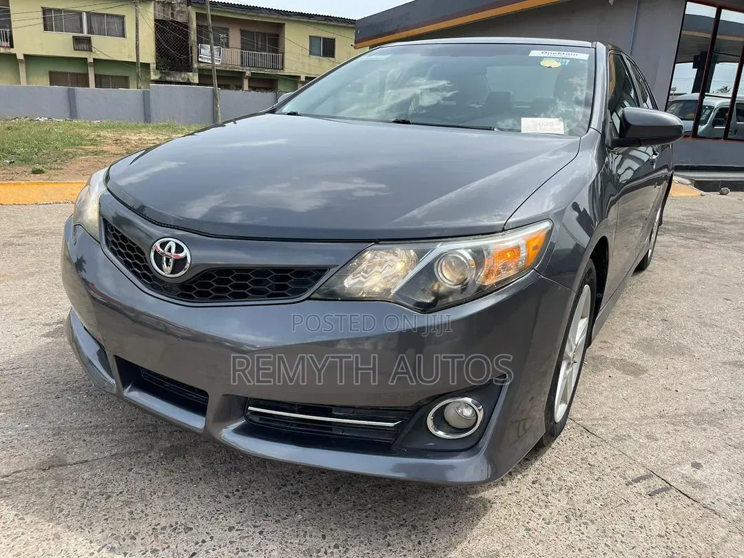 Toyota Camry 2013 Gray