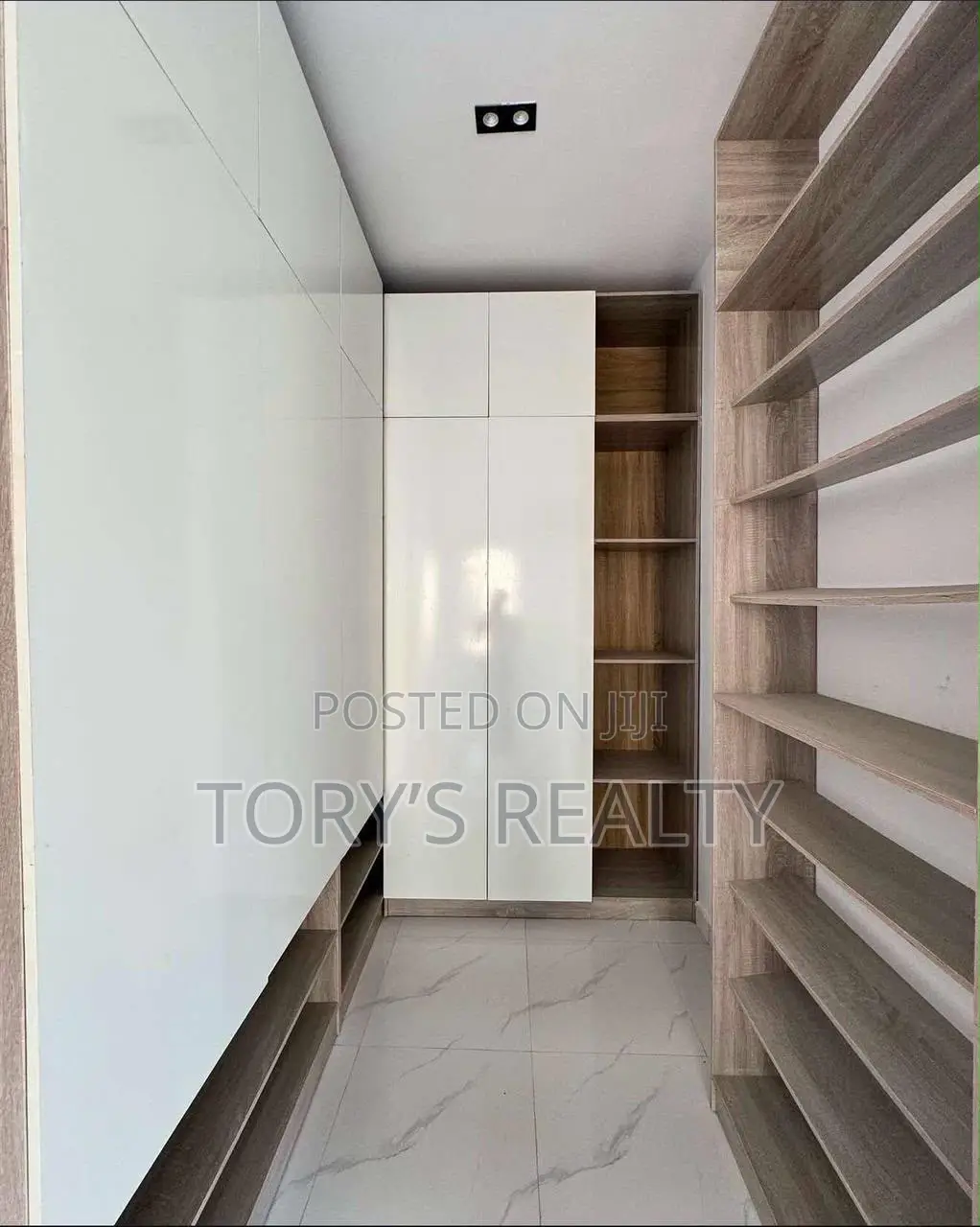 4bdrm Duplex in Ikota for sale