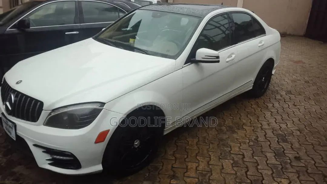Mercedes-Benz C300 Sport Sedan AWD (3.0L 6cyl 7A) 2009 Off white