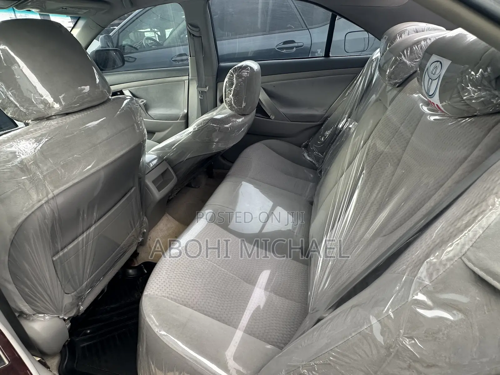 Toyota Camry Base 4dr Sedan (2.5L 4cyl 6M) 2010 Gray
