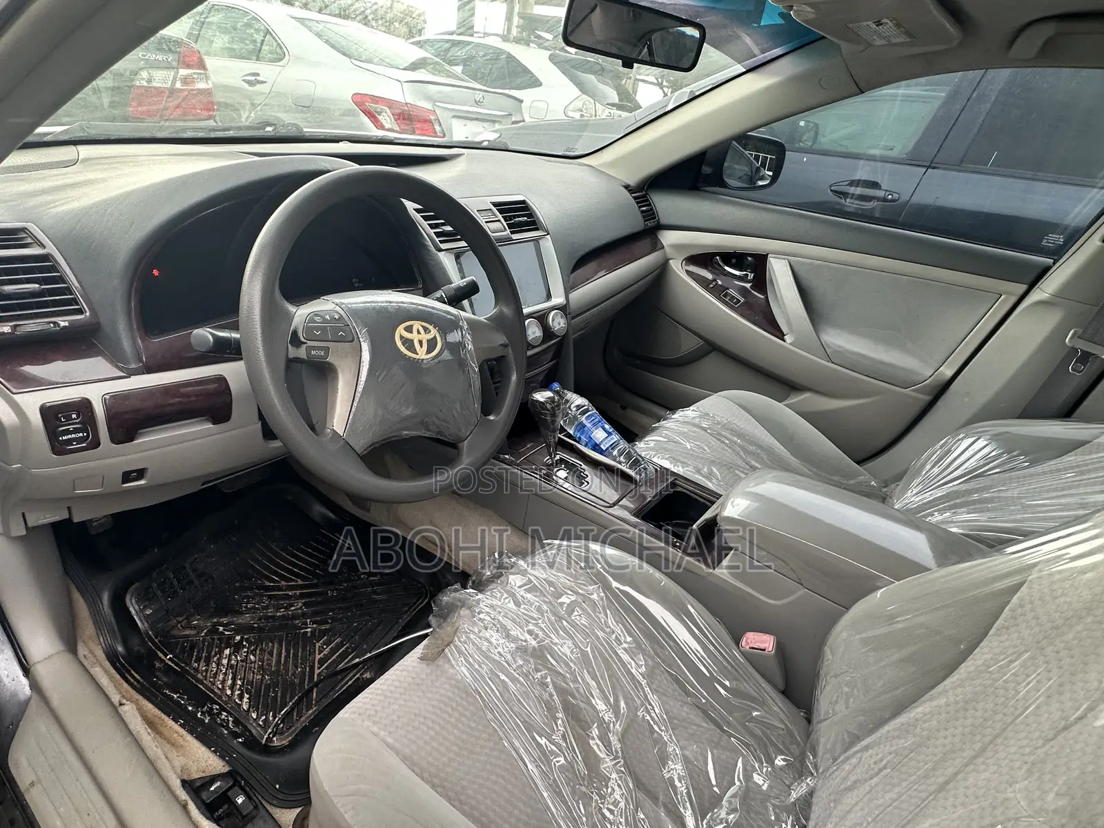 Toyota Camry Base 4dr Sedan (2.5L 4cyl 6M) 2010 Gray