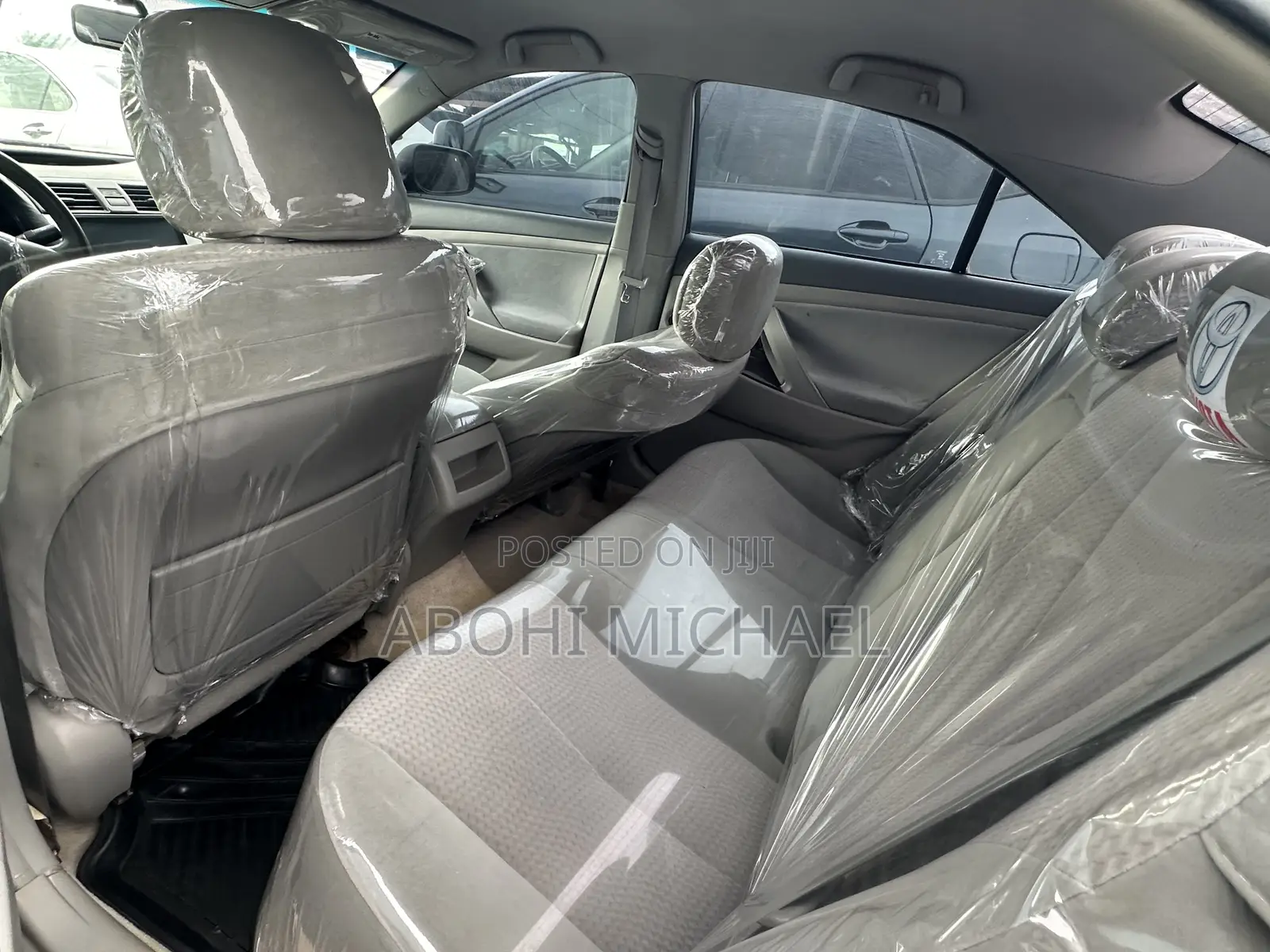 Toyota Camry Base 4dr Sedan (2.5L 4cyl 6M) 2010 Gray
