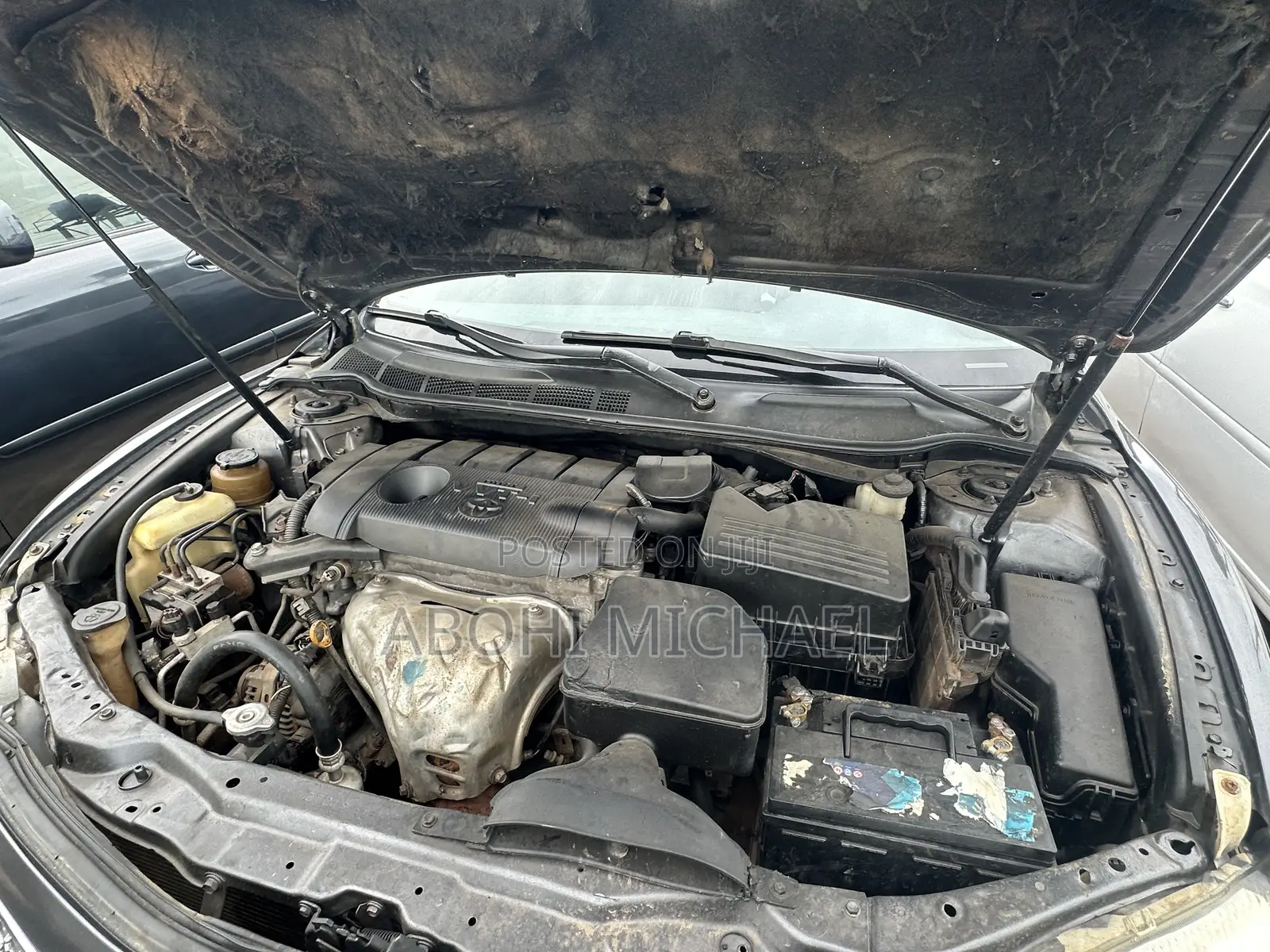 Toyota Camry Base 4dr Sedan (2.5L 4cyl 6M) 2010 Gray