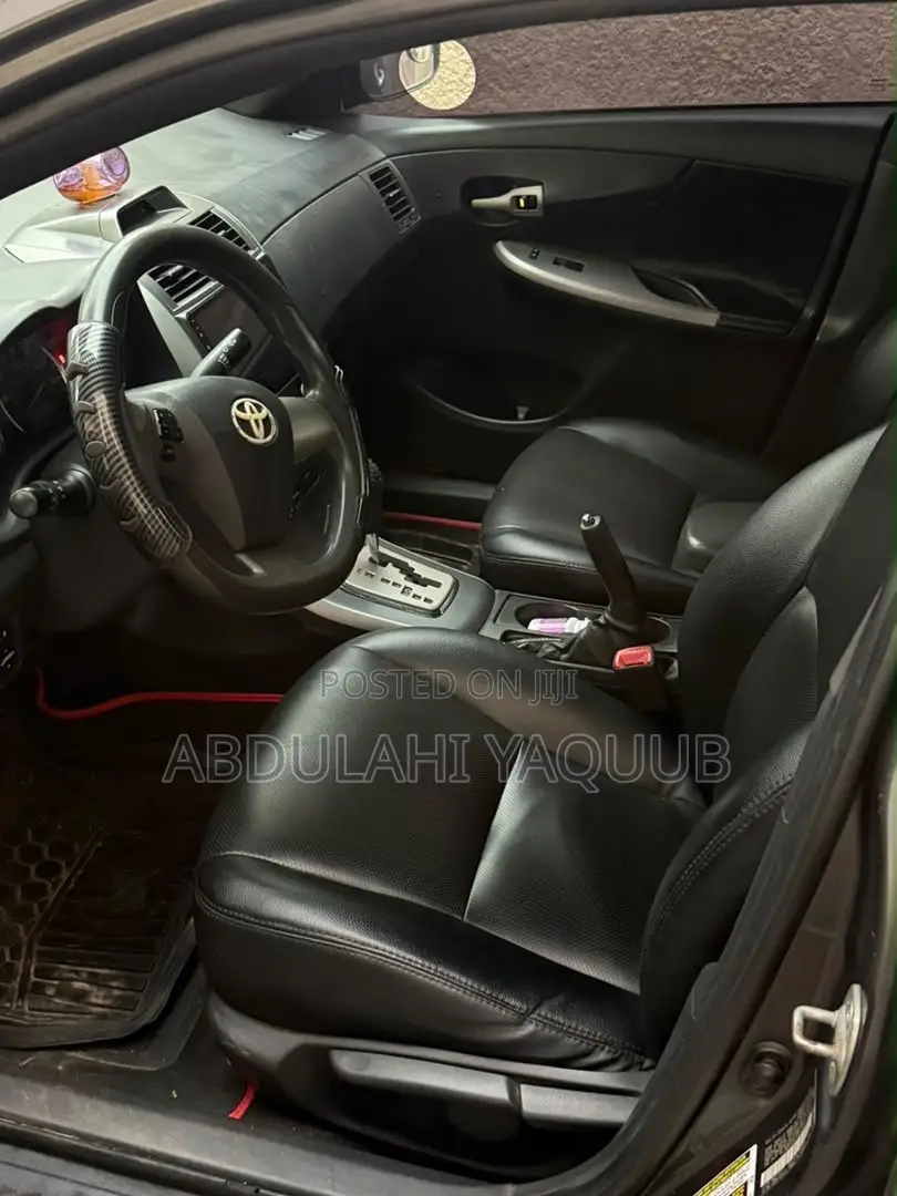 Toyota Corolla S Special Edition 4dr Sedan (1.8L 4cyl 4A) 2013 Gray