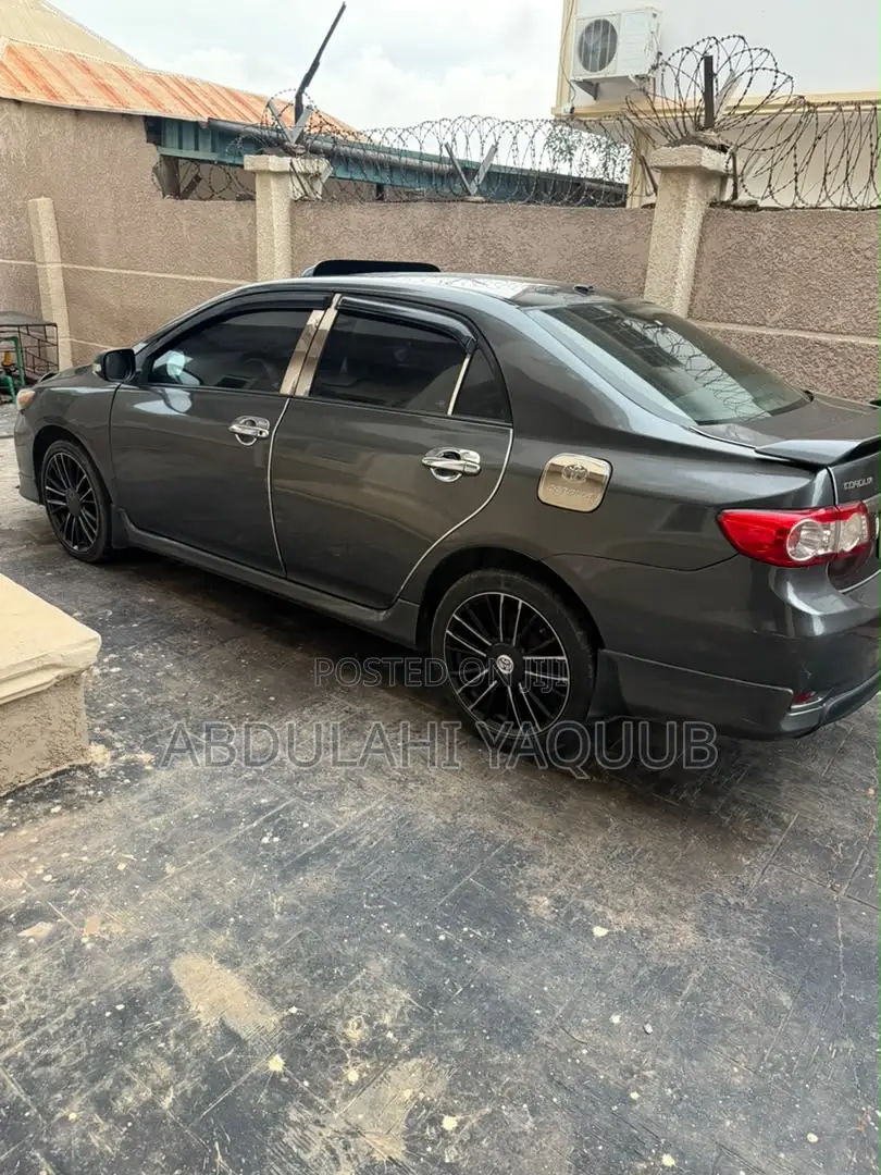 Toyota Corolla S Special Edition 4dr Sedan (1.8L 4cyl 4A) 2013 Gray
