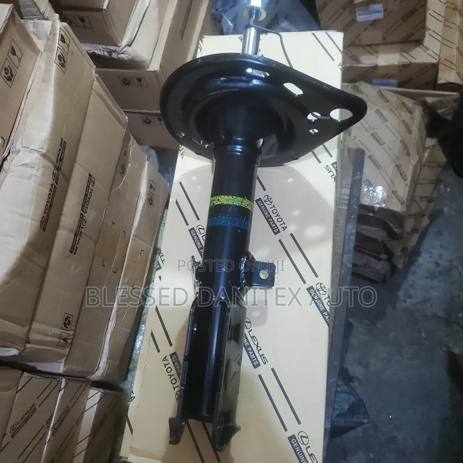 Back Shock Abserber of Toyota Camry and ES350 2012 to 2017
