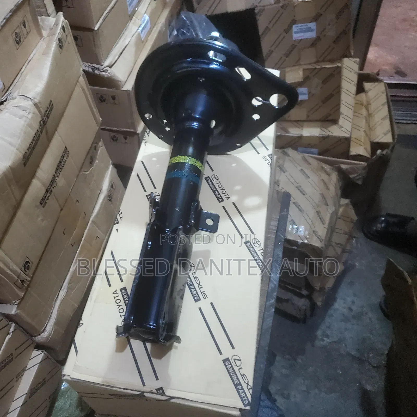 Back Shock Abserber of Toyota Camry and ES350 2012 to 2017