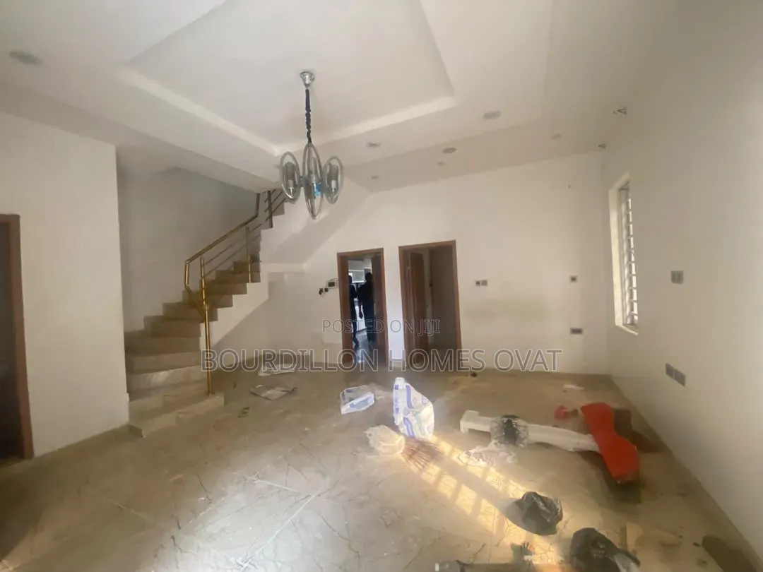 4bdrm Duplex in Harris Drive By Vgc for rent