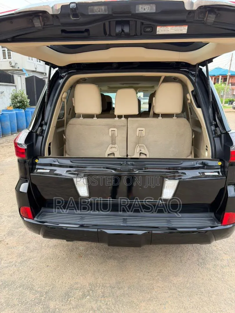 Lexus LX 2017 Black
