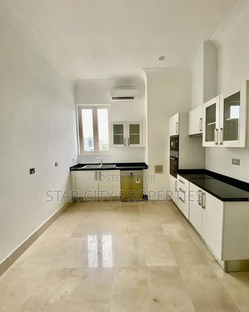 4bdrm Apartment in Victoria Island for rent