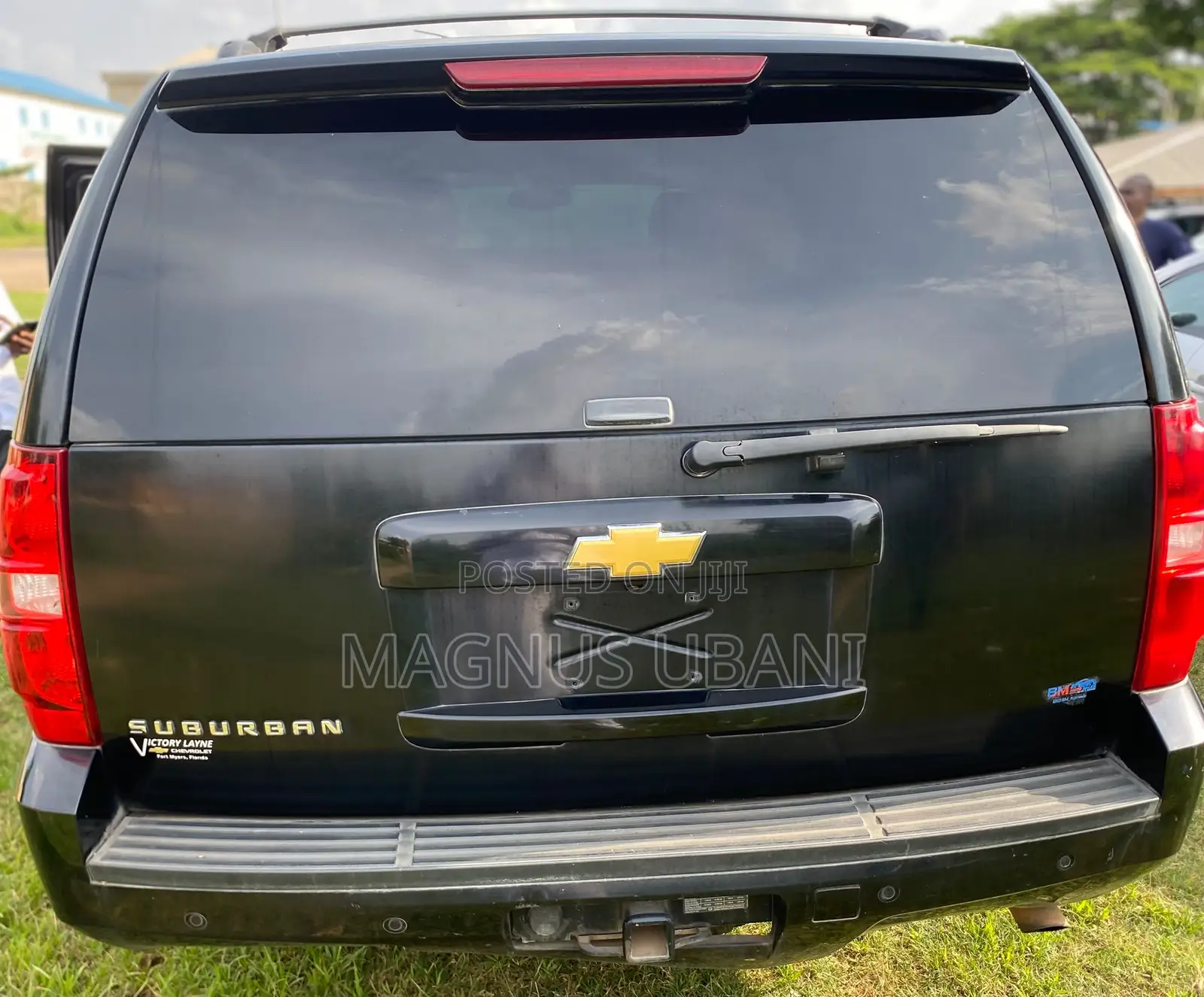 Chevrolet Suburban LT 1500 2012 Black