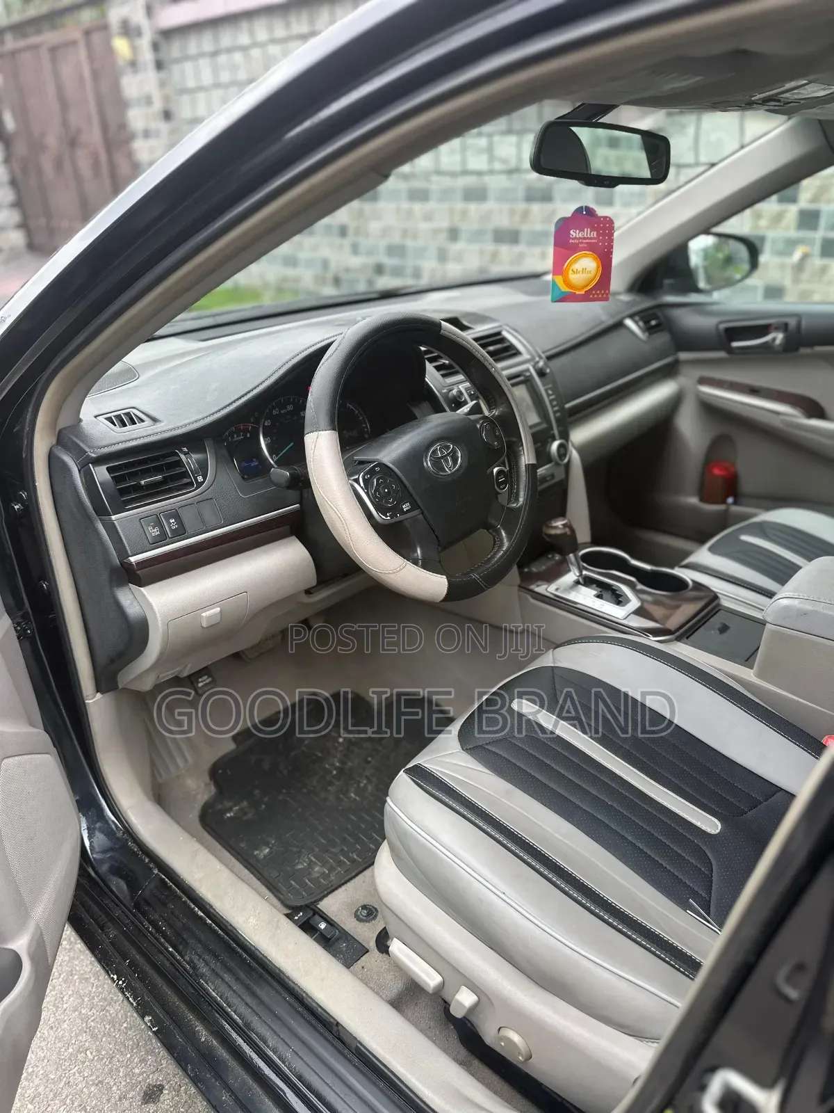 Toyota Camry SE 4dr Sedan w/Prod. End 11/13 (3.5L 6cyl 6A) 2014