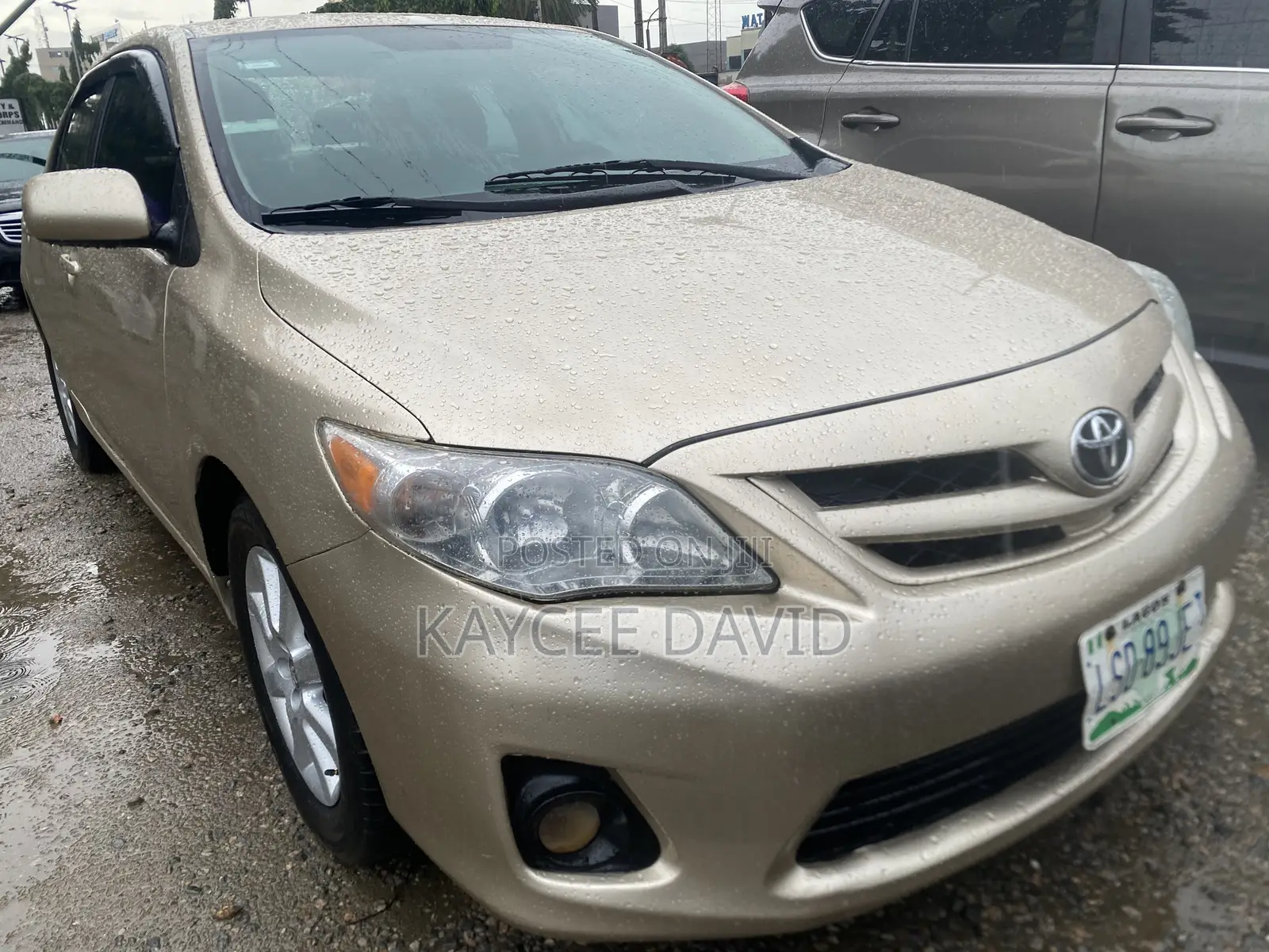 Toyota Corolla LE 4dr Sedan (1.8L 4cyl 4A) 2012 Gold