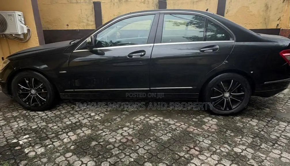 Mercedes-Benz C300 2008 Black