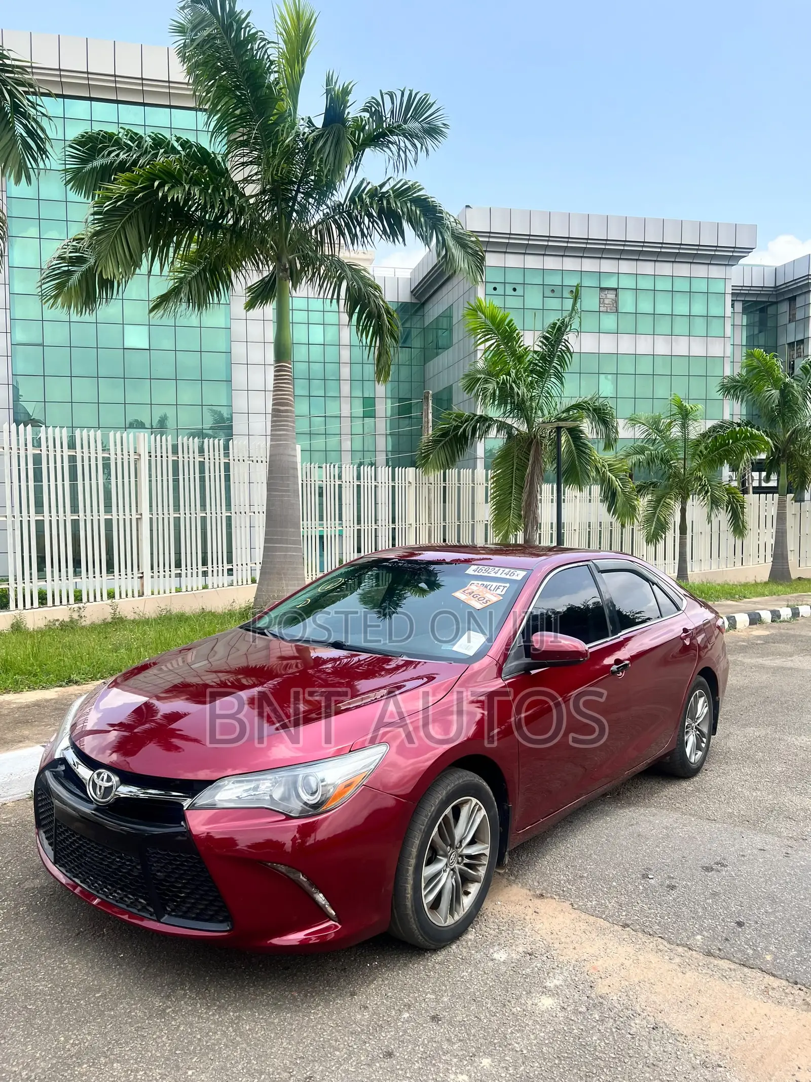 Toyota Camry SE 4dr Sedan (2.5L 4cyl 6A) 2016 Red