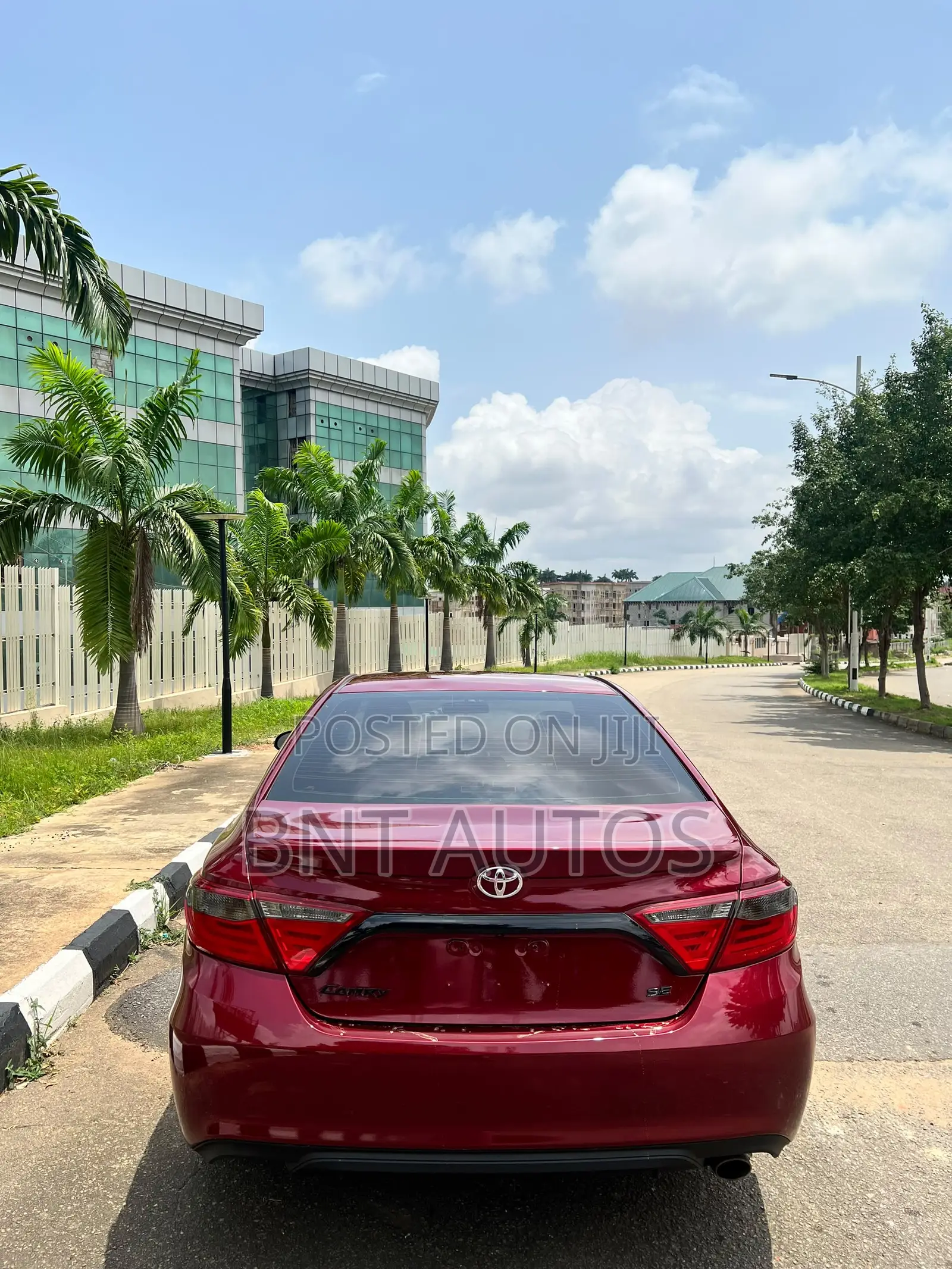 Toyota Camry SE 4dr Sedan (2.5L 4cyl 6A) 2016 Red