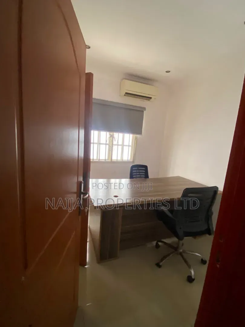 3bdrm Duplex in Off Ladipo Omotosho, Lekki Phase 1 for rent