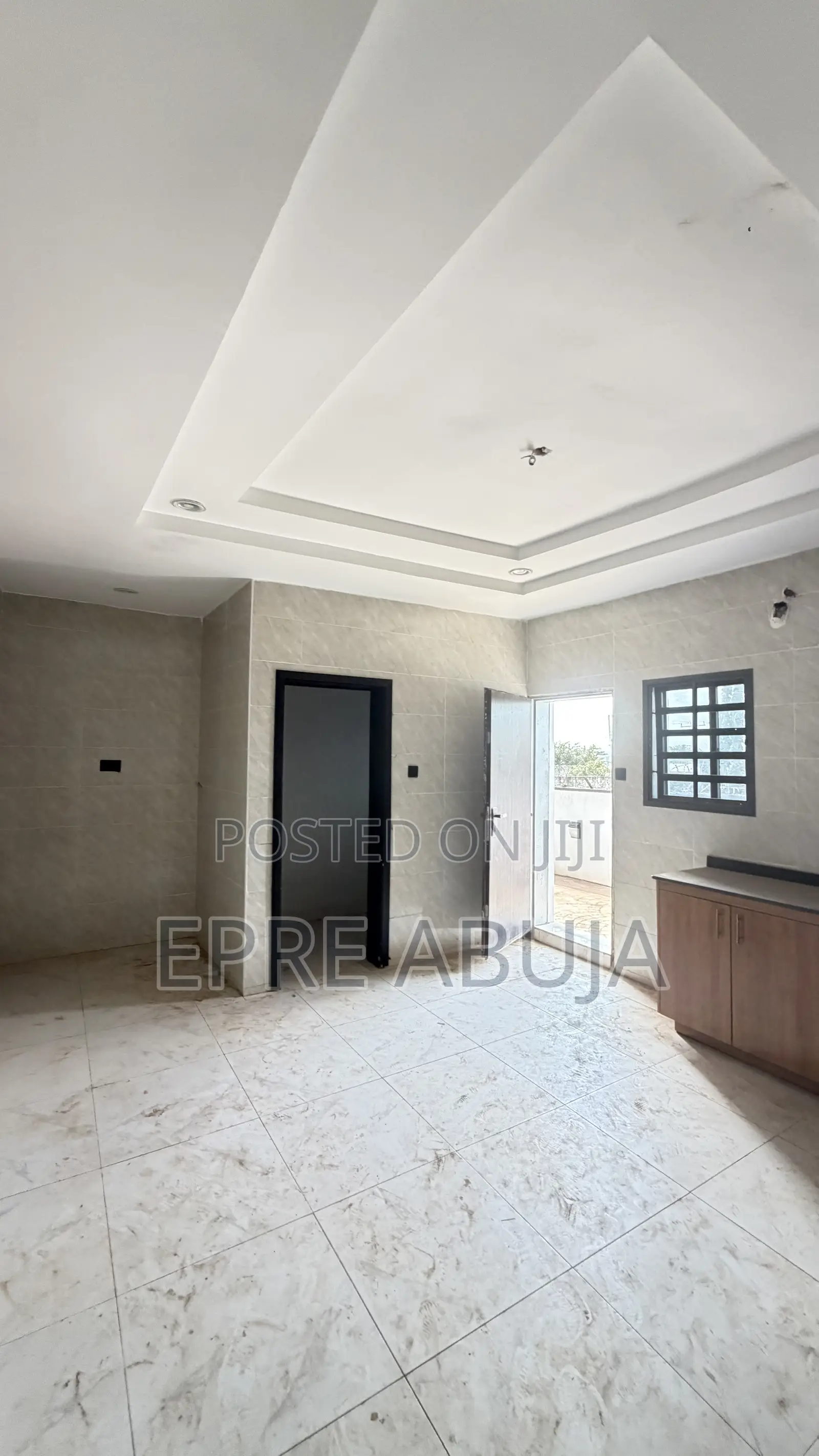 4bdrm Townhouse / Terrace in Gaduwa for rent
