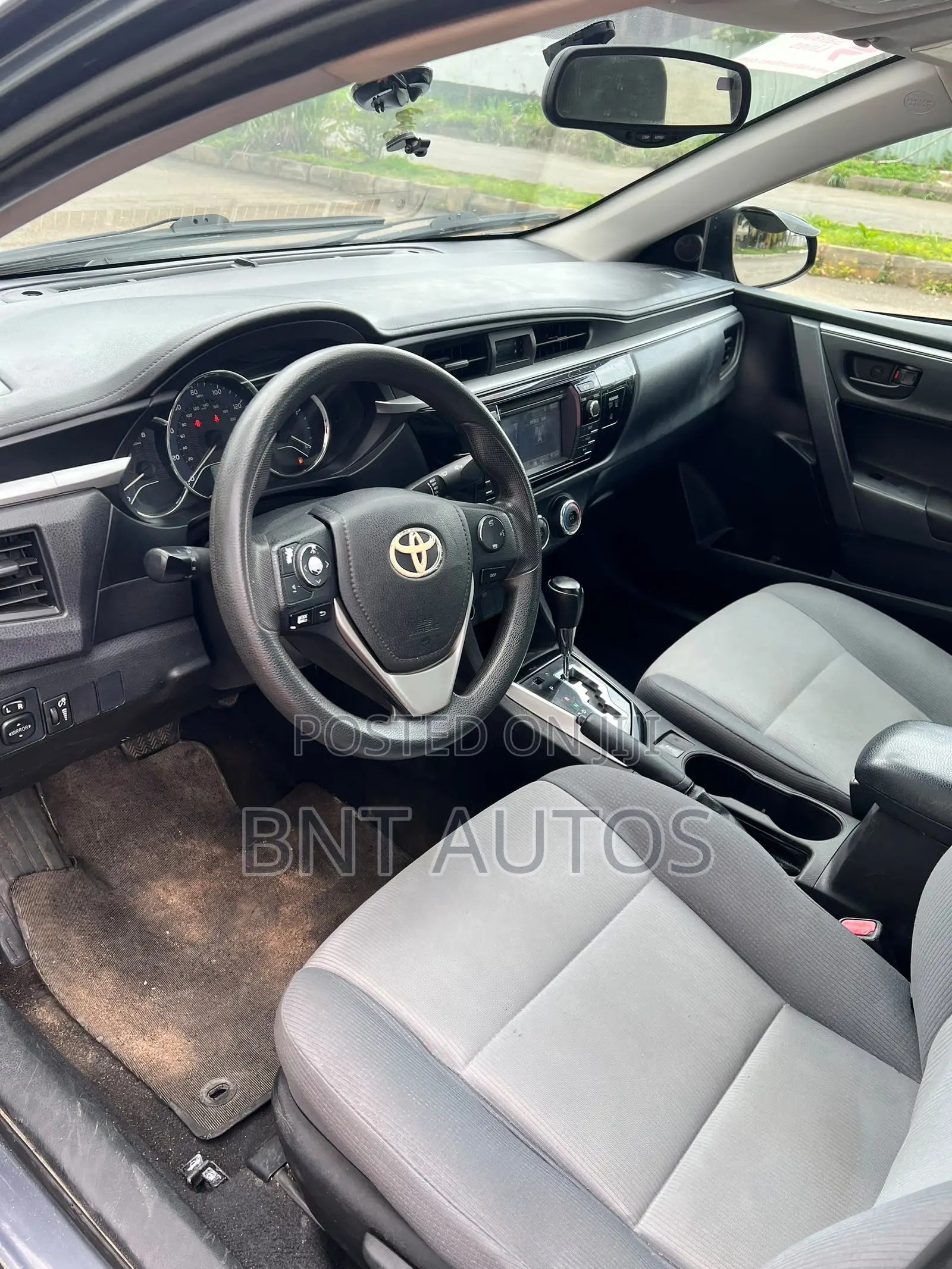 Toyota Corolla LE 4dr Sedan (1.8L 4cyl CVT) 2016 Gray