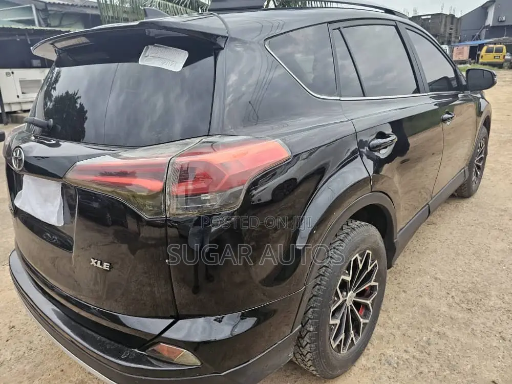 Toyota RAV4 LE AWD (2.5L 4cyl 6A) 2017 Black