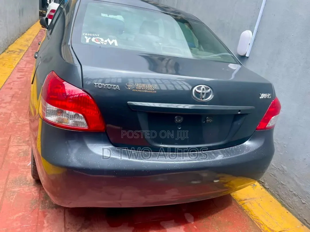 Toyota Yaris 1.5 Automatic 2009 Gray