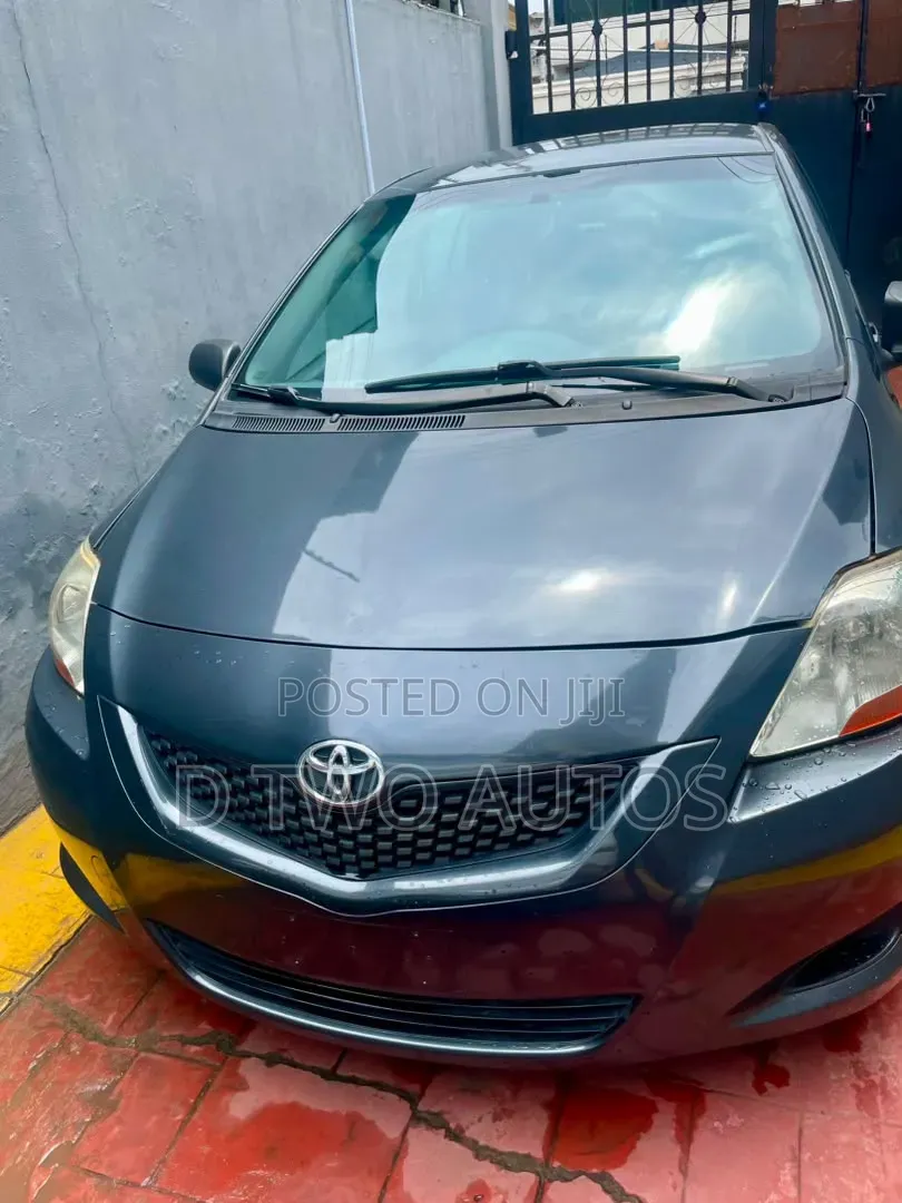 Toyota Yaris 1.5 Automatic 2009 Gray