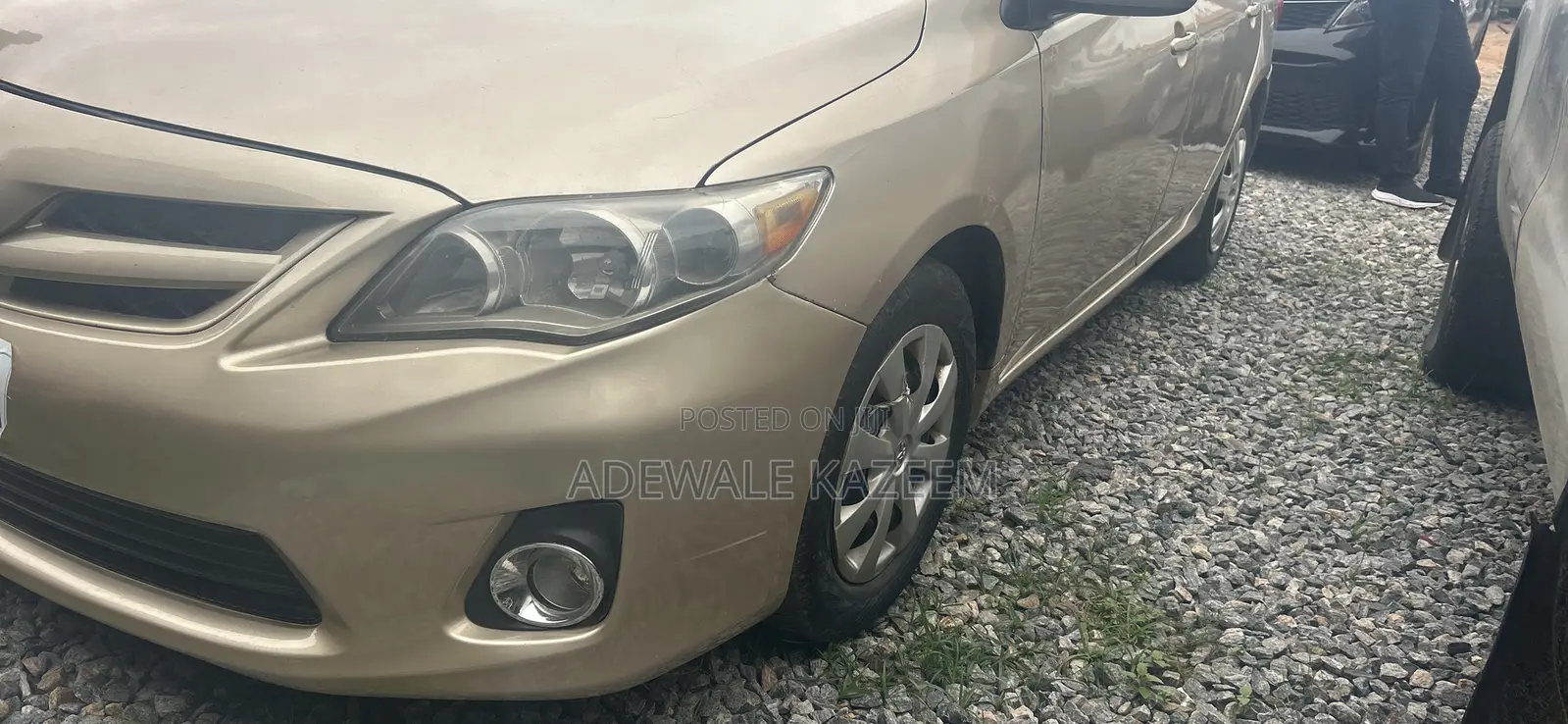 Toyota Corolla L 4dr Sedan (1.8L 4cyl 5M) 2013 Gold